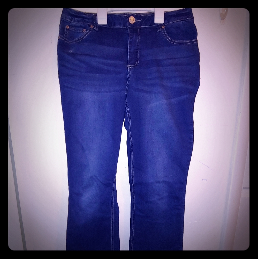 Maurices curvy 7/8 Short boot cut jeans